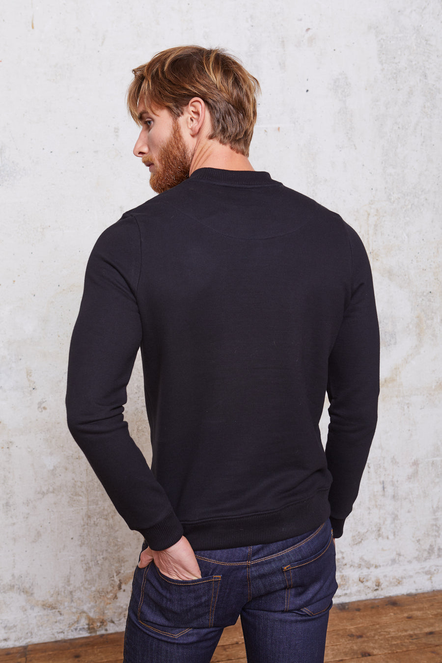 Style#24-MenCrewNeck-BL-Back