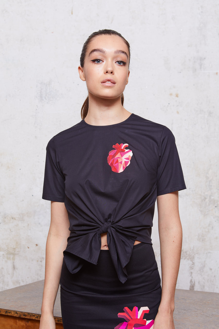 Style#5-ShirtKnot-BL-Front1