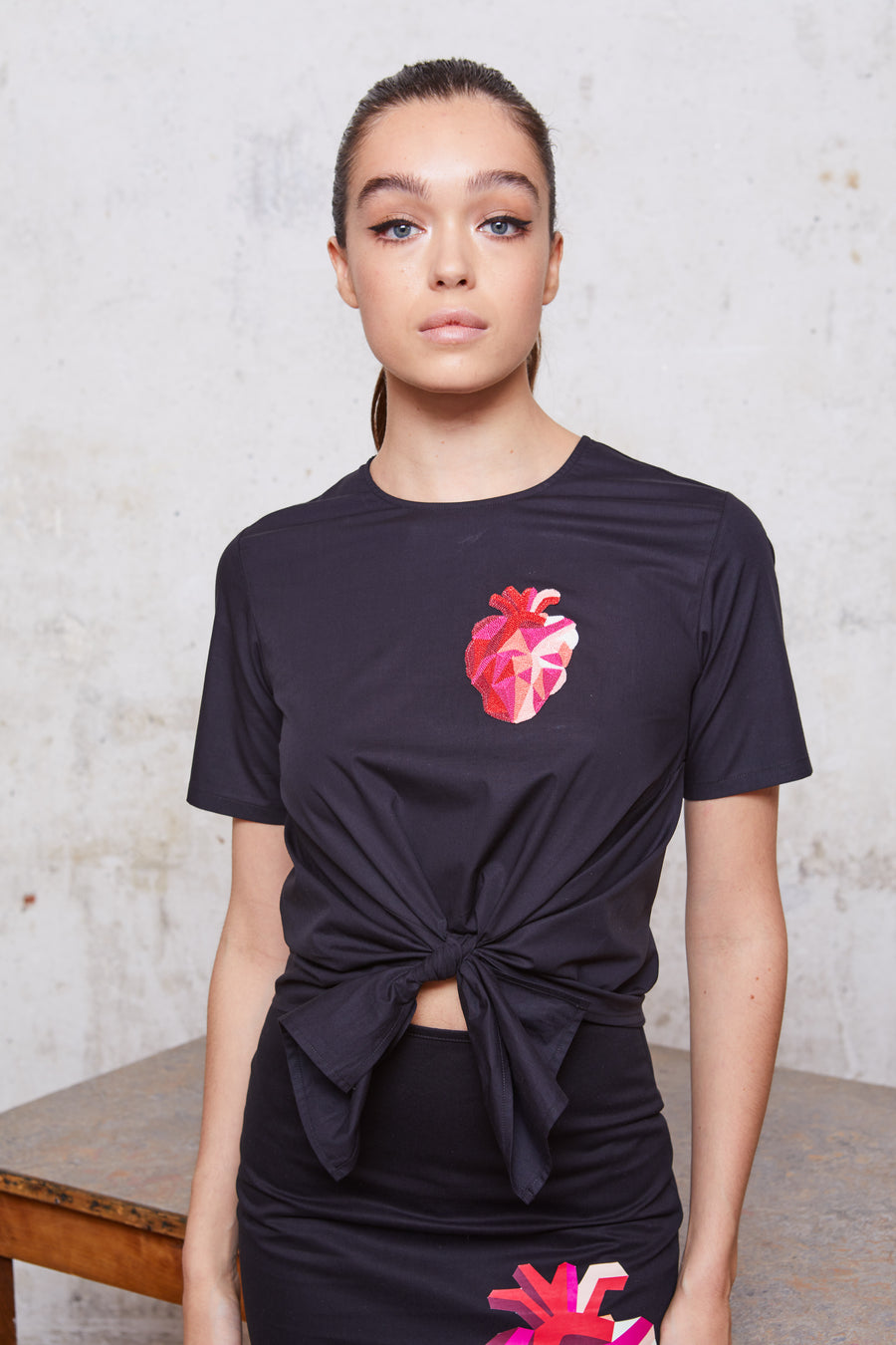Style#5-ShirtKnot-BL-Front2