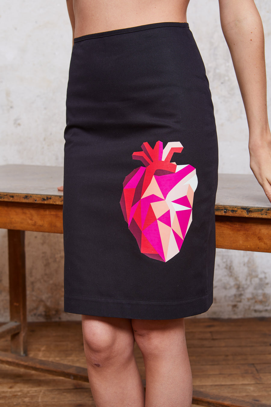 Style#35-MidSkirt-BL-3/4View